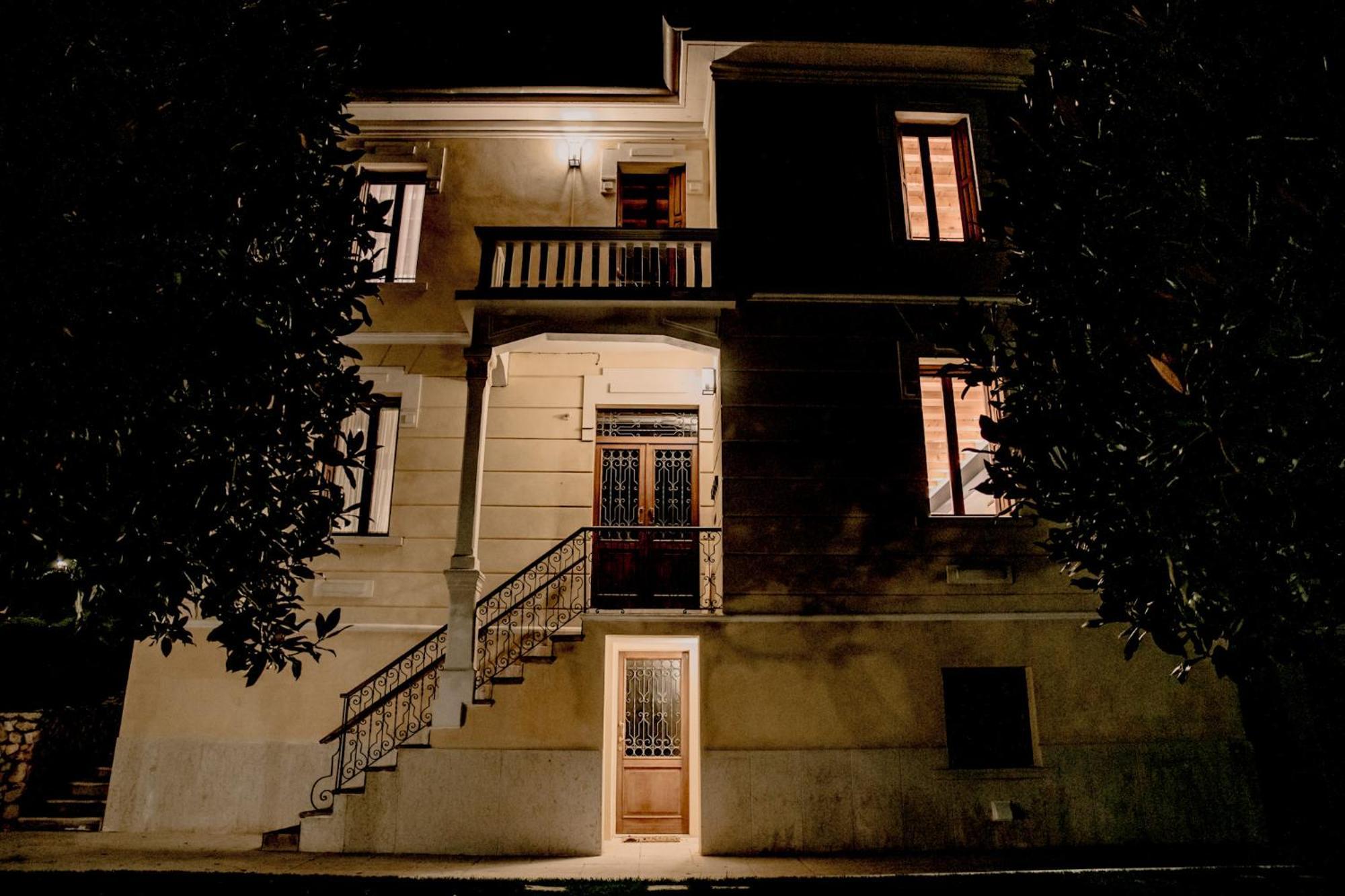Naboo Verona Luxury Suites ภายนอก รูปภาพ