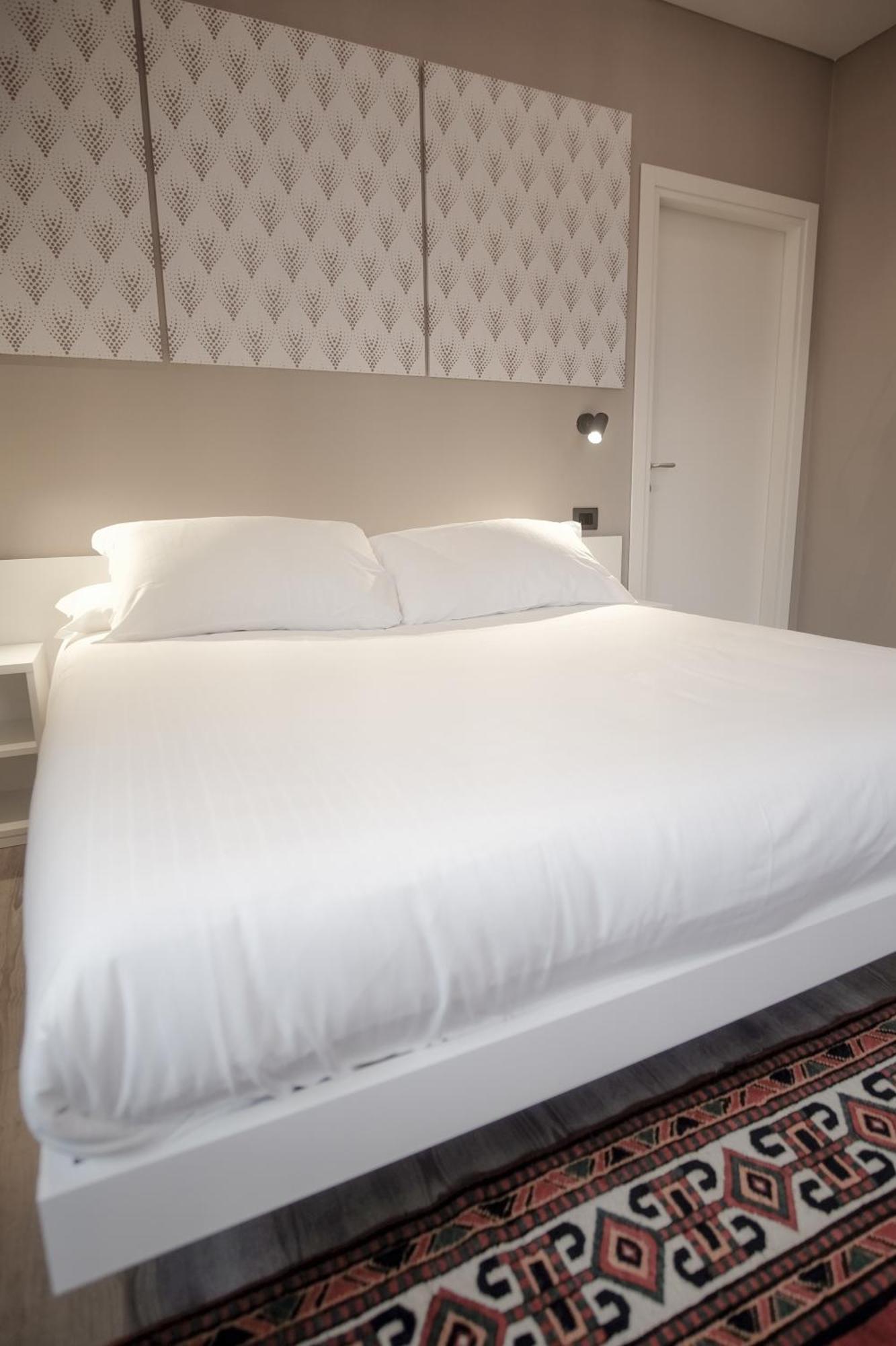 Naboo Verona Luxury Suites ภายนอก รูปภาพ