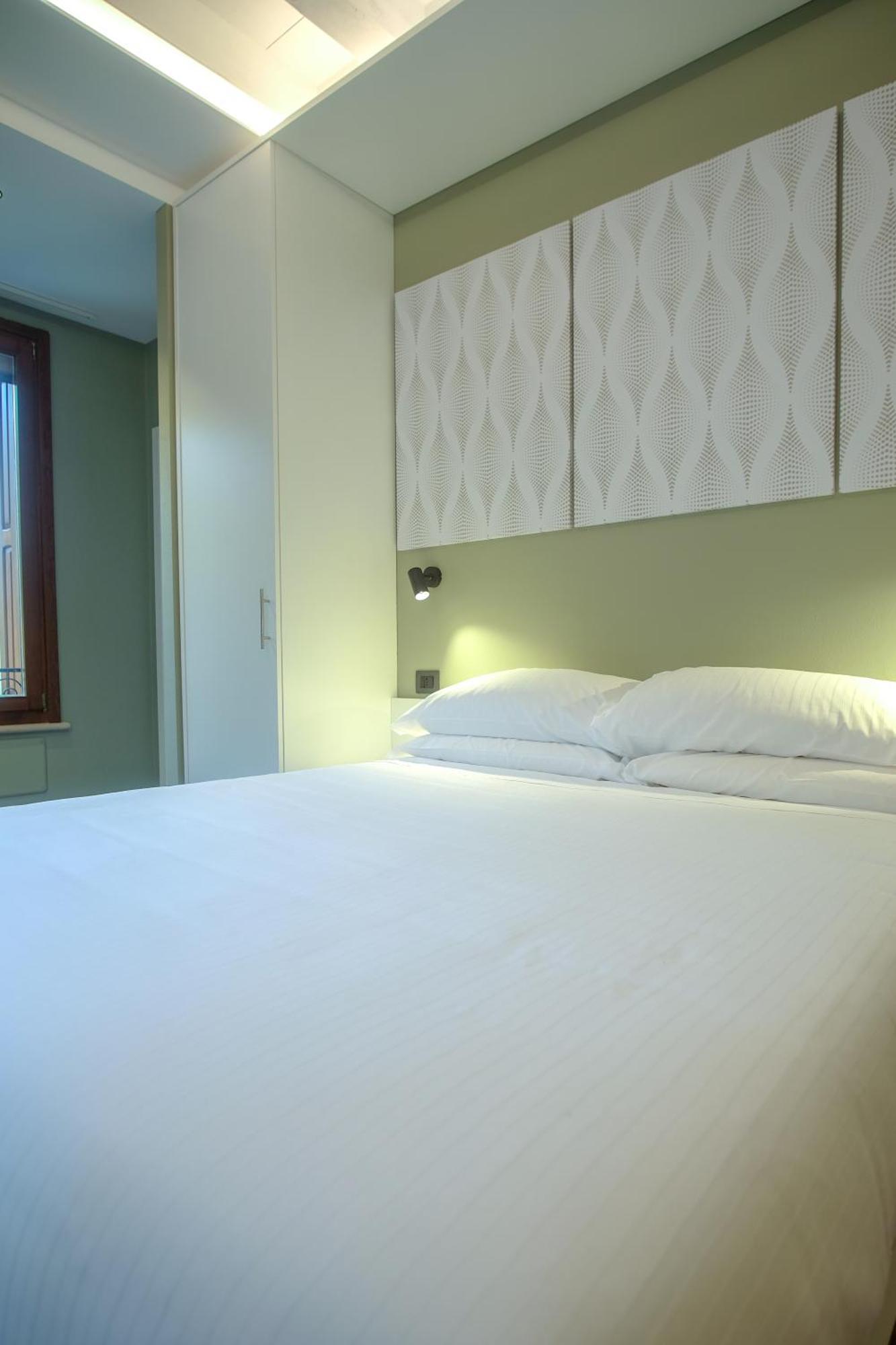 Naboo Verona Luxury Suites ภายนอก รูปภาพ