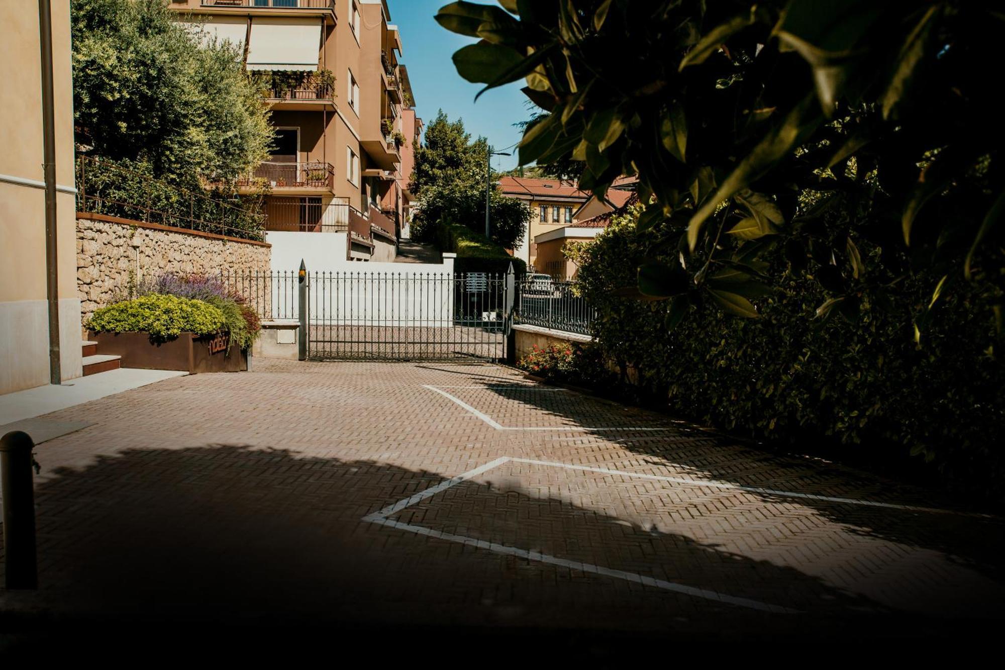 Naboo Verona Luxury Suites ภายนอก รูปภาพ